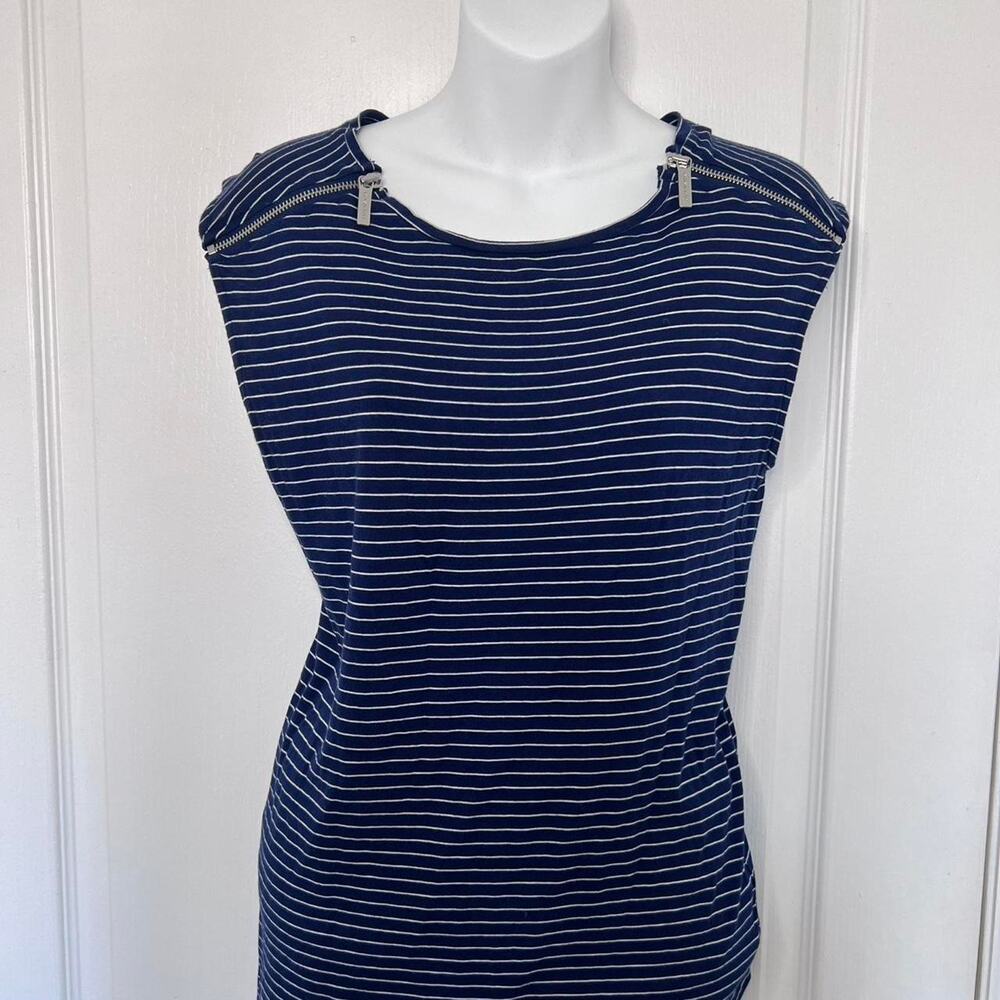 Michael kors zip shoulder top
